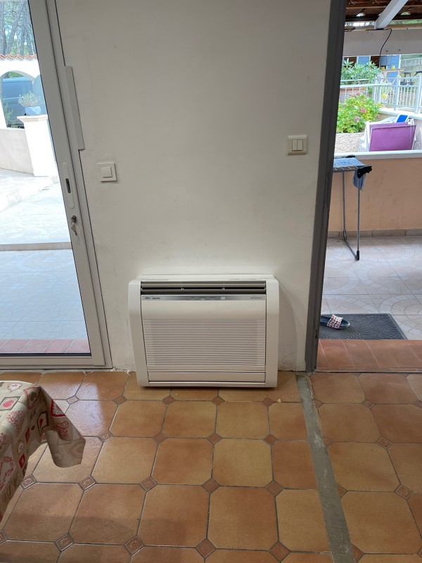 La société SOLELEC PROVENCE a réalisé la fourniture, l'installation et la mise en service d'un climatiseur réversible ATLANTIC ZENKEO entre Gardanne et MIMET.près d'Aix en Provence
