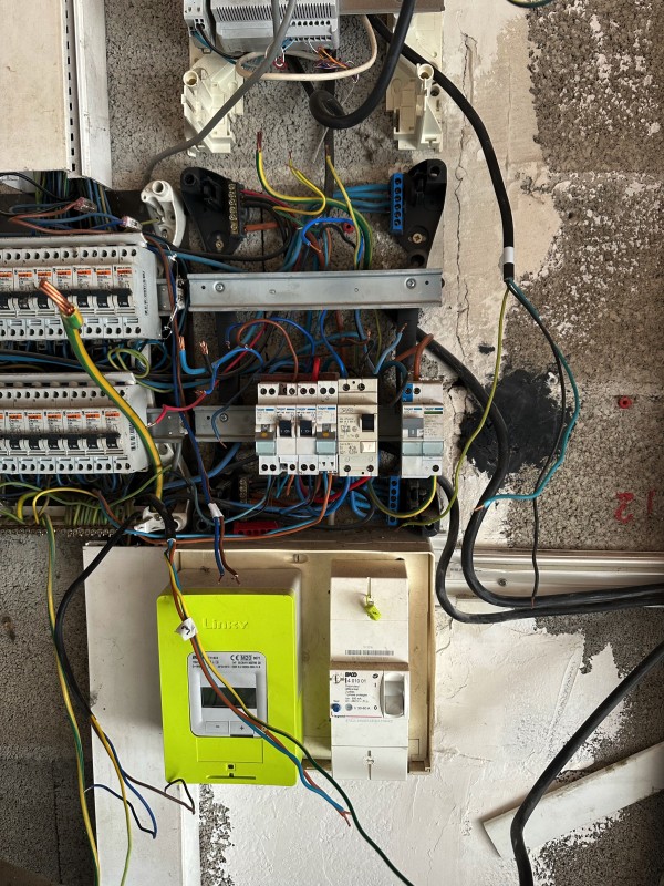 avant mise en conformité du tableau électrique