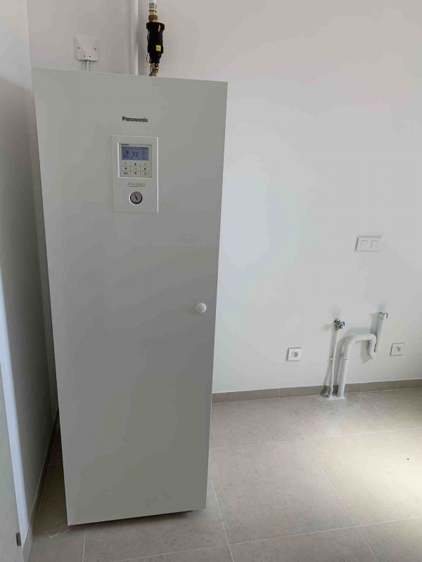 Vente et pose d'une pompe à chaleur PANASONIC silencieuse à CABRIES