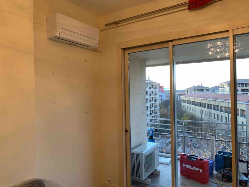 Pose climatiseur réversible  MITSUBISHI à AIX EN PROVENCE