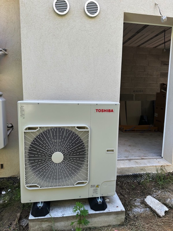 Pose pompe à chaleur Toshiba à PUYRICARD