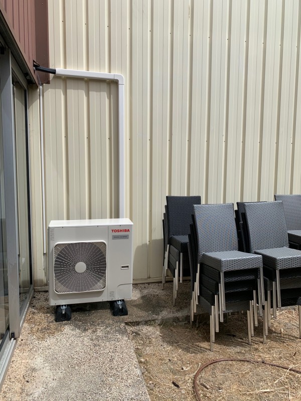 Installation d un Climatiseur réversible TOSHIBA à AIX EN PROVENCE
