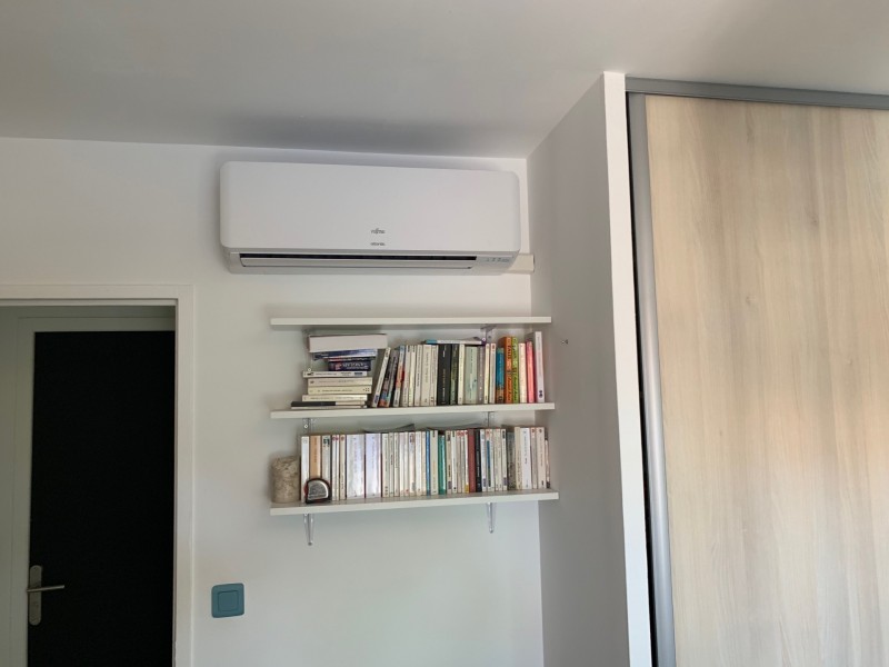 La société SOLELEC PROVENCE a réalisé la fourniture, l'installation et la mise en service d'un climatiseur réversible ATLANTIC ZENKEO entre Gardanne et MIMET.près d'Aix en Provence