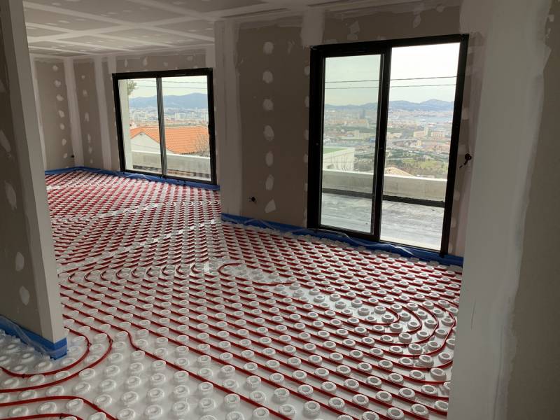 Installation d'un plancher chauffant dans une maison  à  Marseille Verduron 13015