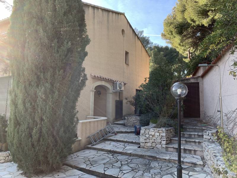 Entreprise de pose de climatiseur réversible de la marque PANASONIC à Cassis proche de Marseille