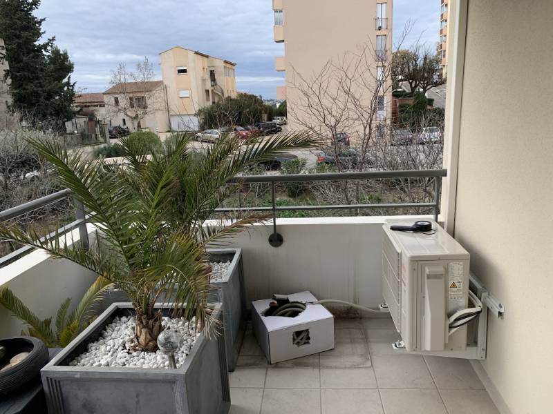 pose d'un climatiseur réversible Atlantic Takao silencieux et économique à Aix en Provence