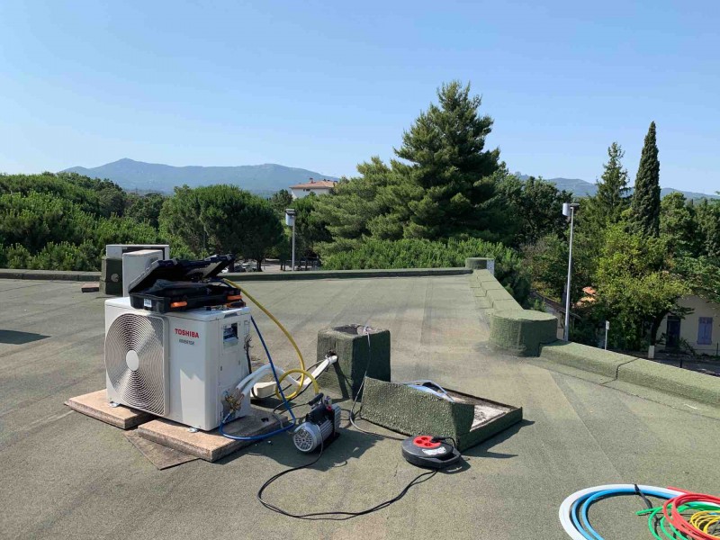 Fourniture et pose d’un climatiseur TOSHIBA de type mural à Gardanne proche d'Aix en Provence