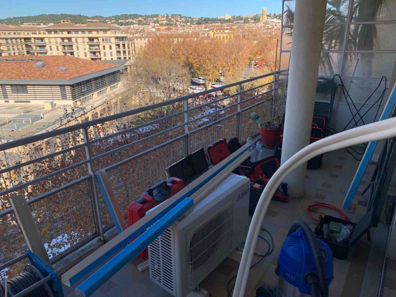 Pose climatiseur réversible  MITSUBISHI à AIX EN PROVENCE